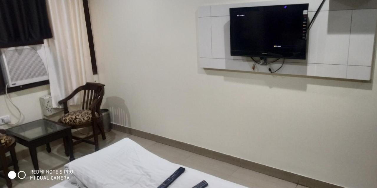 Adb Rooms Udhav Palace New Delhi Extérieur photo