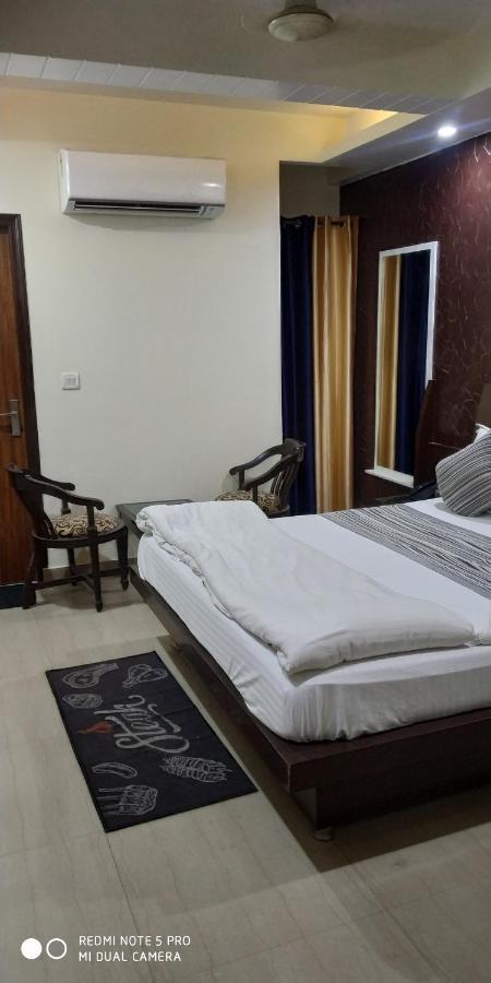 Adb Rooms Udhav Palace New Delhi Extérieur photo