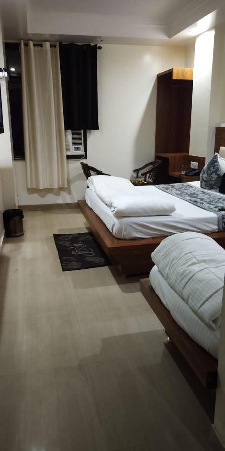 Adb Rooms Udhav Palace New Delhi Extérieur photo